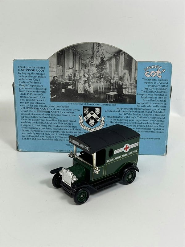 MCSlots Vintage Model Ambulance Sponsor A Cot Lledo VMA01D S2