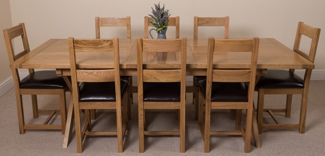 That's Furniture Vermont Cross Leg Oak Extending Dining Table with Lincoln Oak Chairs