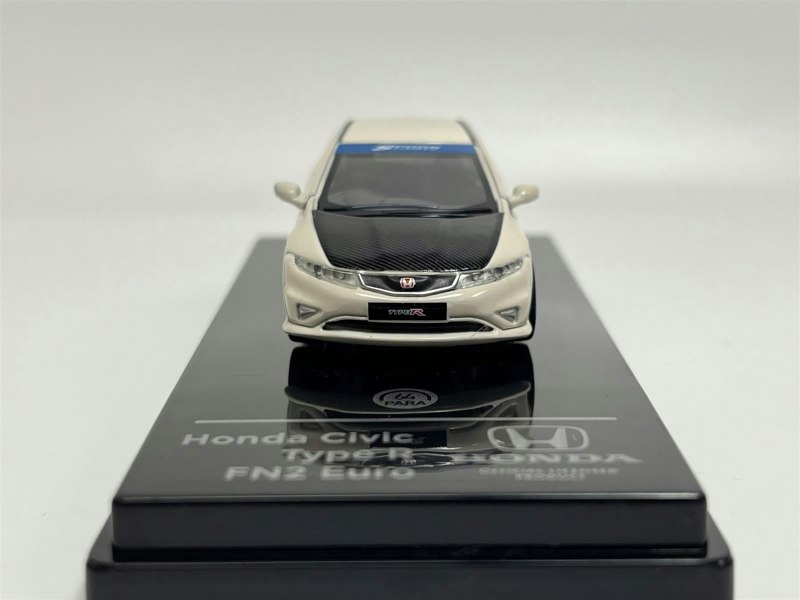 Paragon Honda Civic 2007 Type R FN2 White RHD 1:64 Paragon 65398