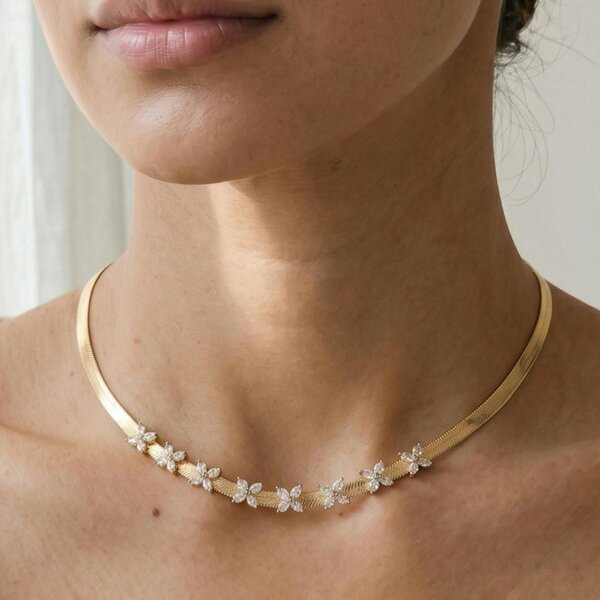 Uchi & Soto Kinmokusei Gold Chain Floral Necklace