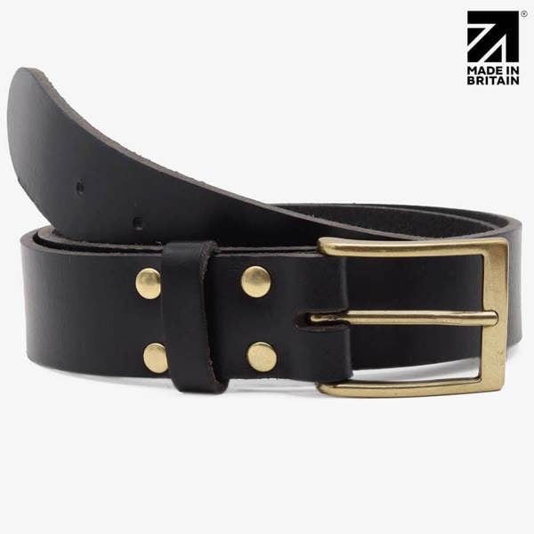 Close up of black leather belt buckle and waxed edge finish — PRIMEHIDE