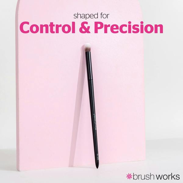 Brushworks No. 16 Tapered Blending Eye Brush