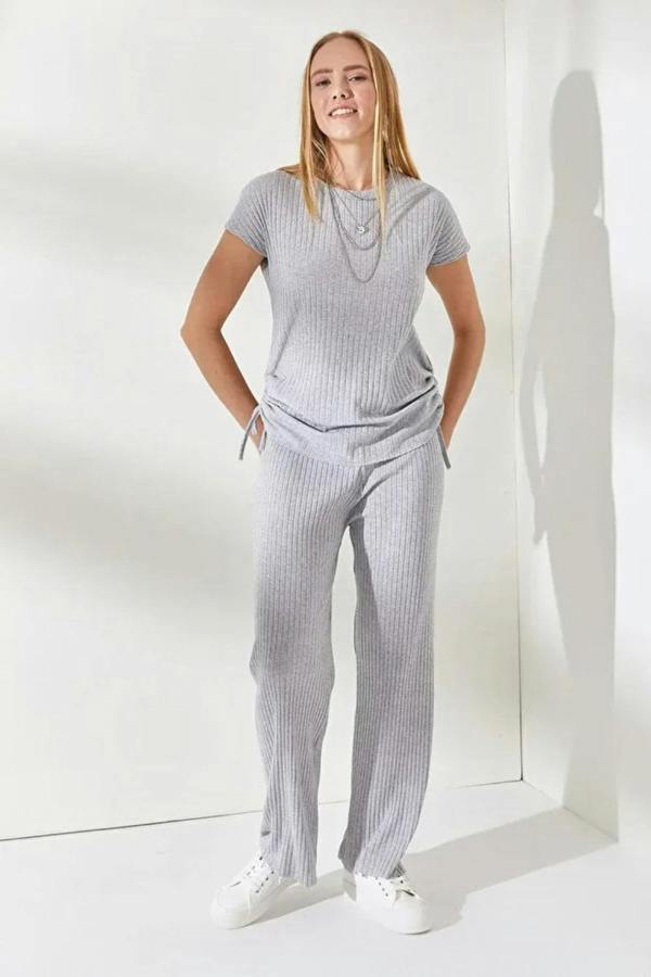 Hoxton Gal 2-Piece Set – Side-Ruched Blouse and Palazzo Pants