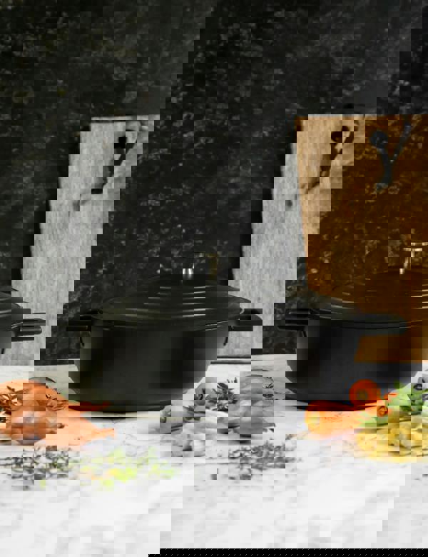 MasterClass 4L Shallow Cast Aluminium Casserole Dish with Lid, Black, 28cm