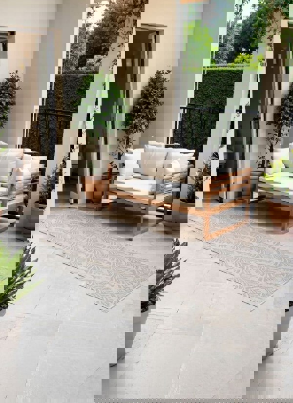 The Rugs Liora Reversible Rug – Indoor & Outdoor Quality