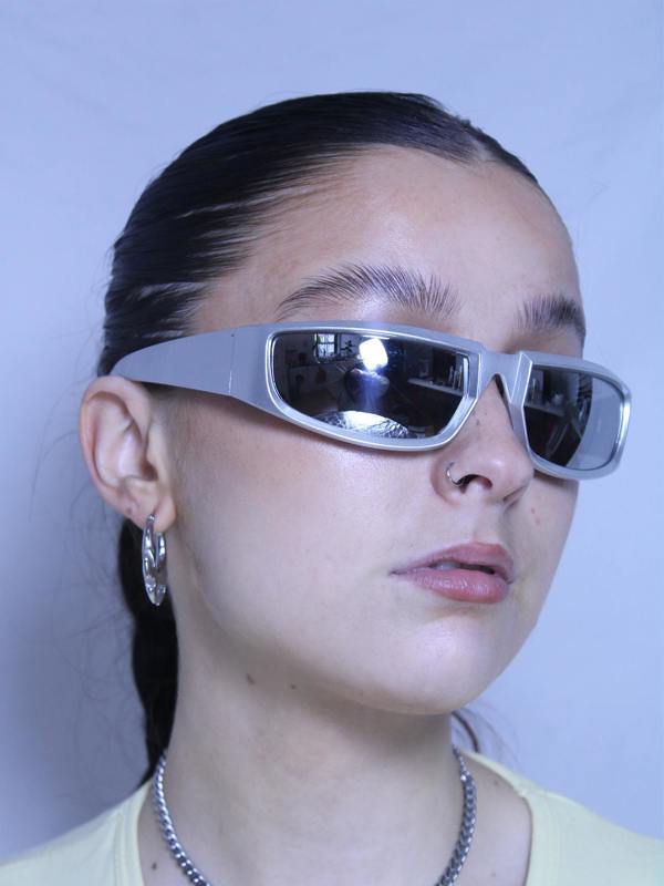 Silver racer style sunglasses with silver lenses - svnx