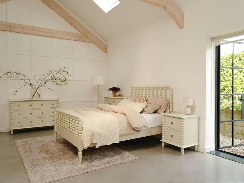 Statement Furniture Cromwell 2 over 3 Chest of Drawers with Bobbin Design