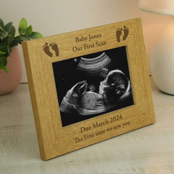 Personalised Memento Company Personalised Oak Finish 6x4 Landscape Baby Footprints Photo Frame