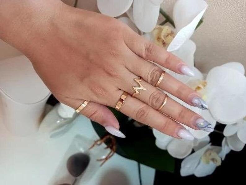 The Colourful Aura 5 Piece Stackable Midi Gold Silver Chevron Knuckle Boho Ring Set