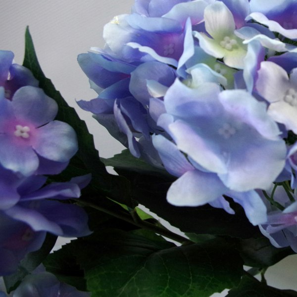 Leaf 90cm Artificial Hydrangea Plant Blue with 200 Flowers