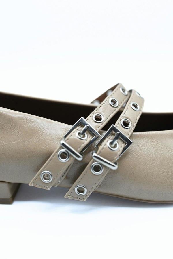 Caryn Low Heel Double Buckle Eyelet Strap Pointed Flat Shoes - Khaki