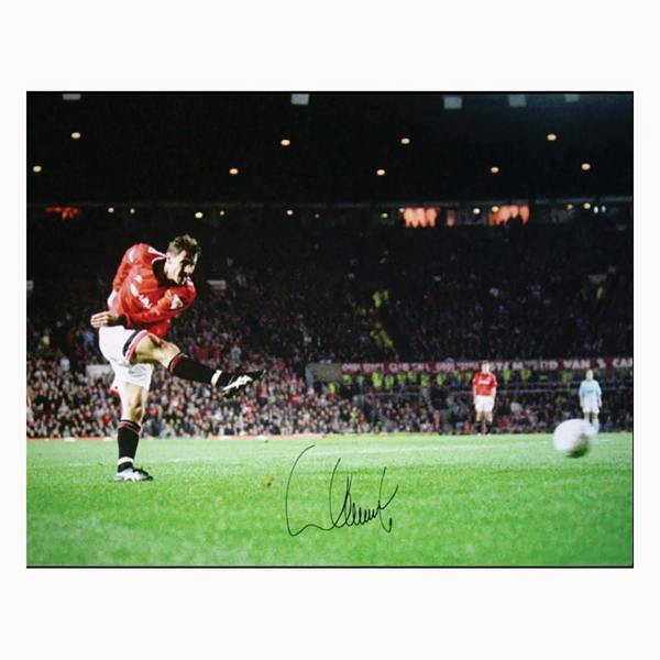 Andrei Kanchelskis Signed Manchester United photo — Premium framing