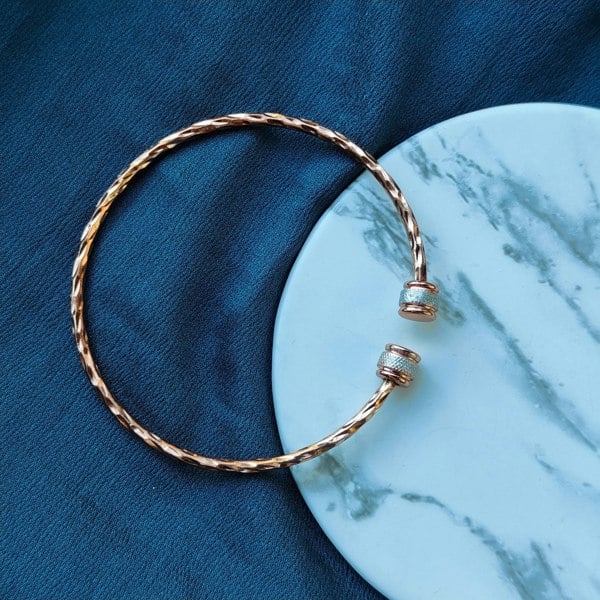 The Colourful Aura Slim Round Twist Rose Gold Minimalistic Thin Bracelet Bangle