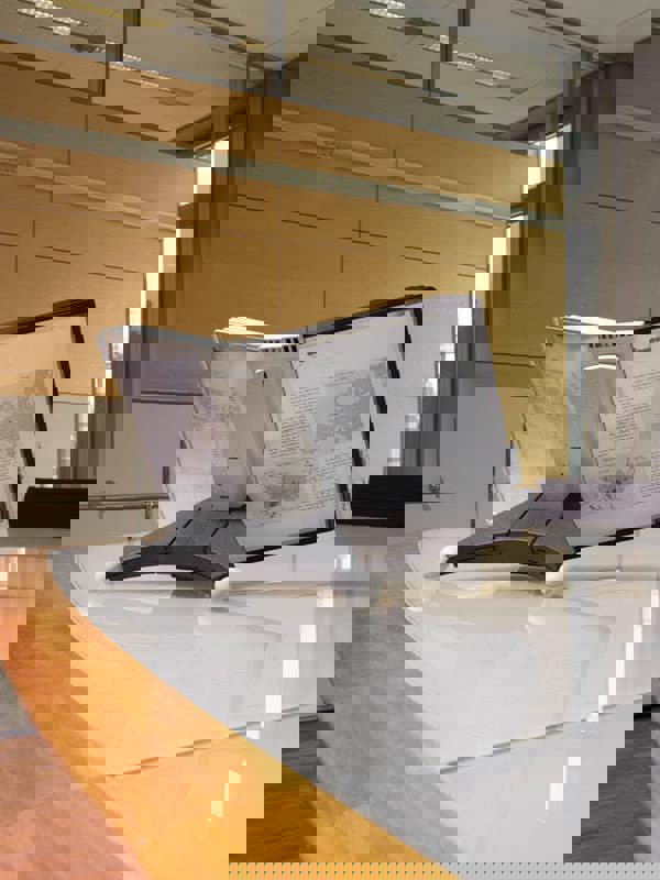 Durable SHERPA WALL 10 Display Panel Document Split Flap Index | A4 Black & Grey