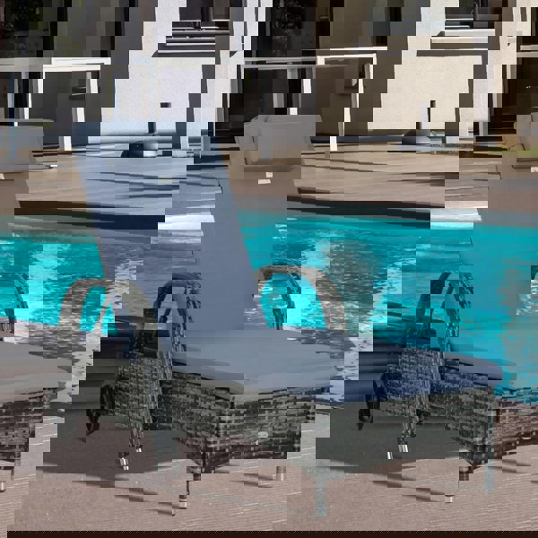 Rattan Single Lounge