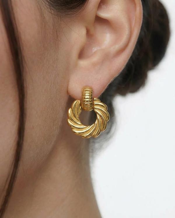 Elk & Bloom Thick 14K Gold Ribbed Hoop Studs