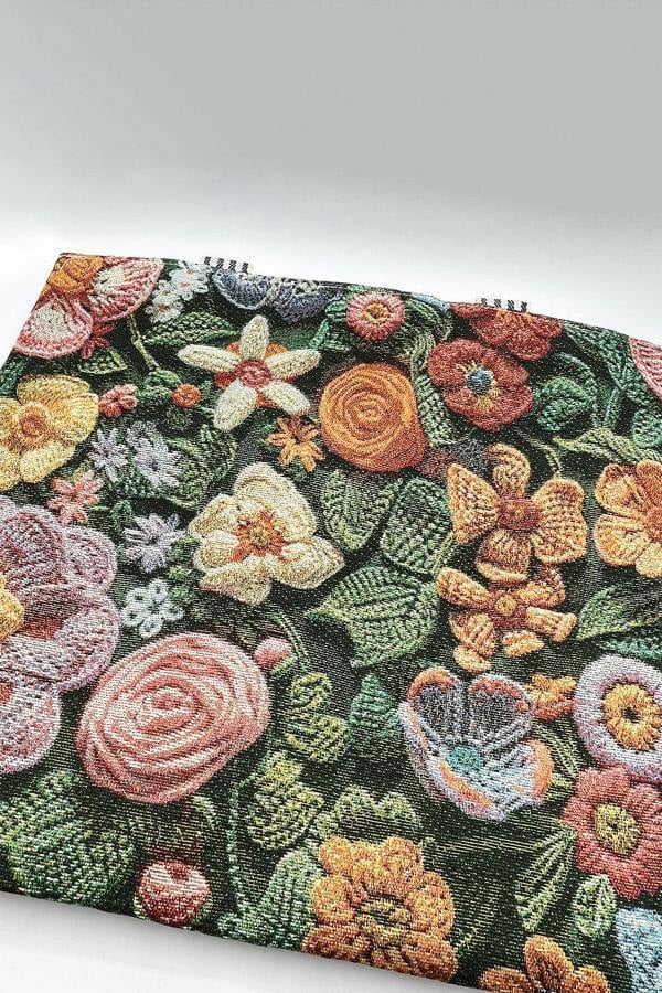 SVNX Floral Canvas Tote Bag in Floral