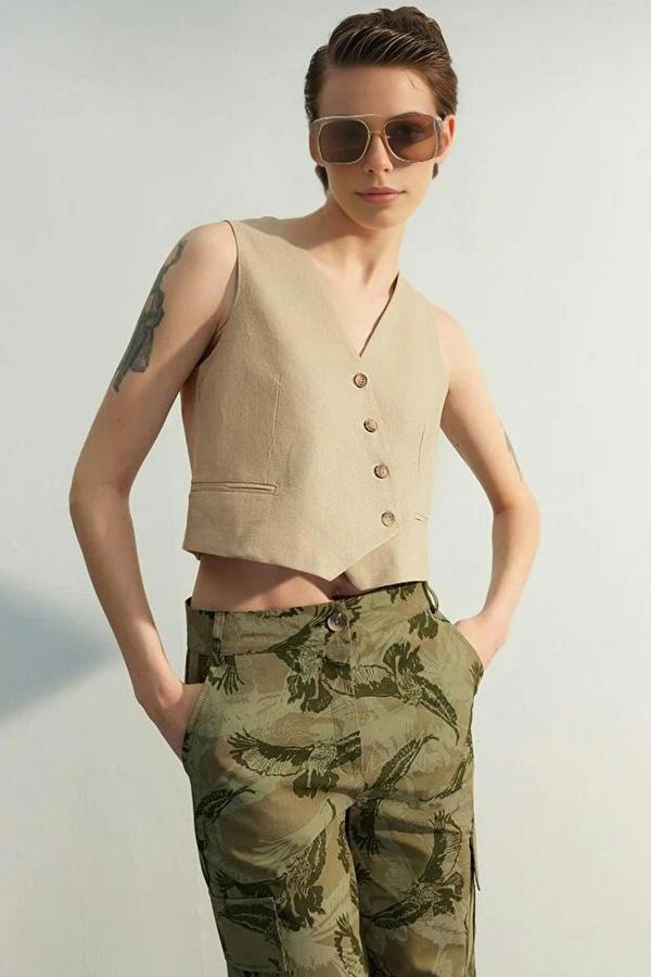 WOVCOR Crop Woven Linen Look Vest with Button Detail
