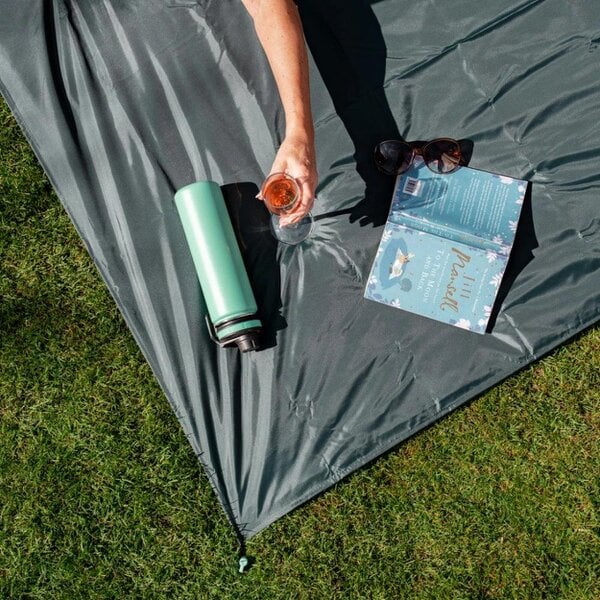 Kingsley & Harper Oversized Beach Mat 210x200cm – Waterproof Picnic & Camping Mat