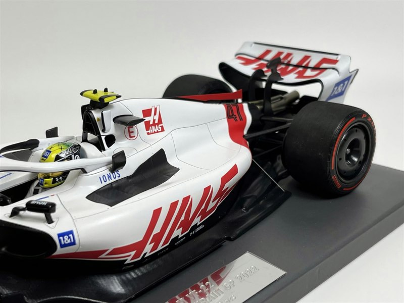 Minichamps Mick Schumacher Hass F1 Bahrain GP 2022 1:18 Scale 117220147