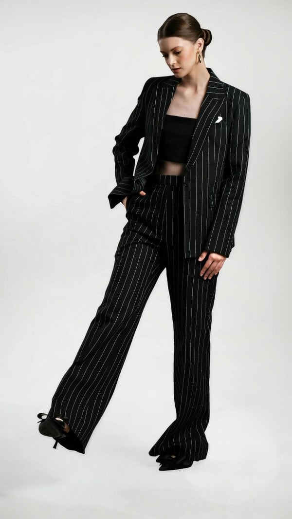 LuvForever Fashion Regent - Black Striped 100% Linen Suit