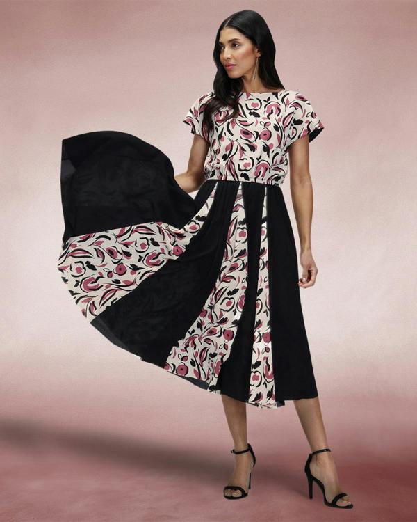 HotSquash Pleated Midi Dress
