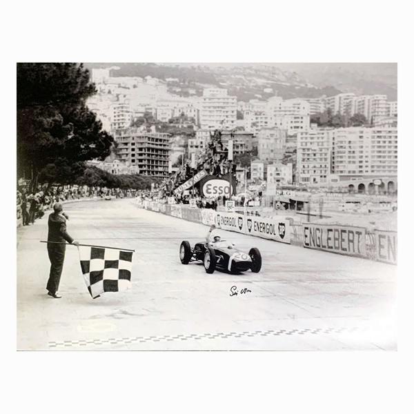 Unbranded Stirling Moss signed 16x12 photo — Unframed