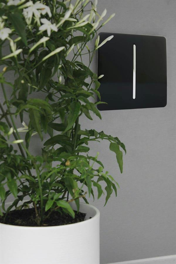 Trendi Switch 1 Gang Retractive Doorbell Switch in Piano Black