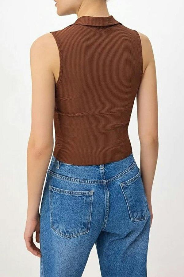 WOVCOR Fitted Polo Collar Crop Stretch Knit Blouse