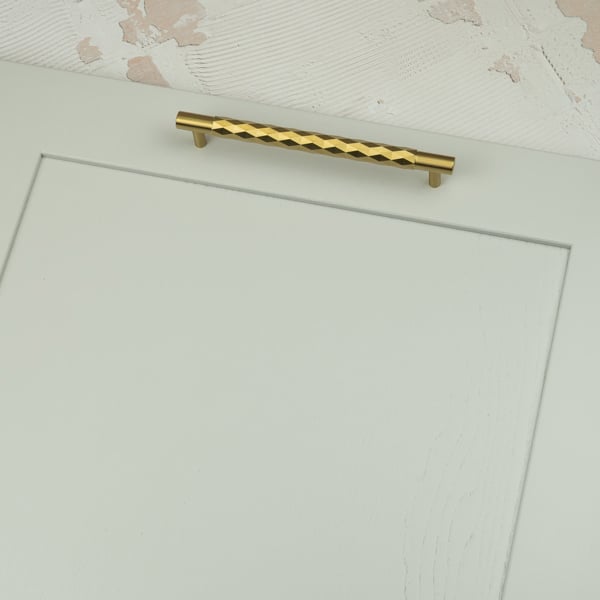 Handle & Home Satin Brass Diamond Knurled Handle and Coordinating Knob