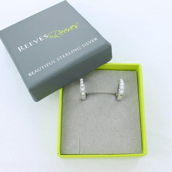 Reeves & Reeves Pearl Huggie