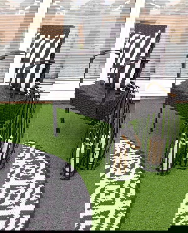 St Helens Food & Flowers > Plants & Flowers > Artificial Grass