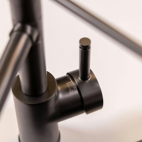 Flode böjig | Multiuse Style 3 in 1 Instant Boiling Tap with Flexi Spray | Gun Metal Finish