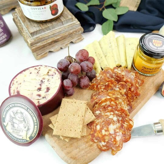 Heather and Bale Alfresco Tapas & Wine Hamper