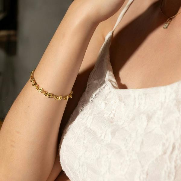 Spero London Floral Cut-Out Textured Link Chain Bracelet