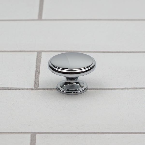 Handle & Home Polished Chrome Knobs and Coordinating Handle