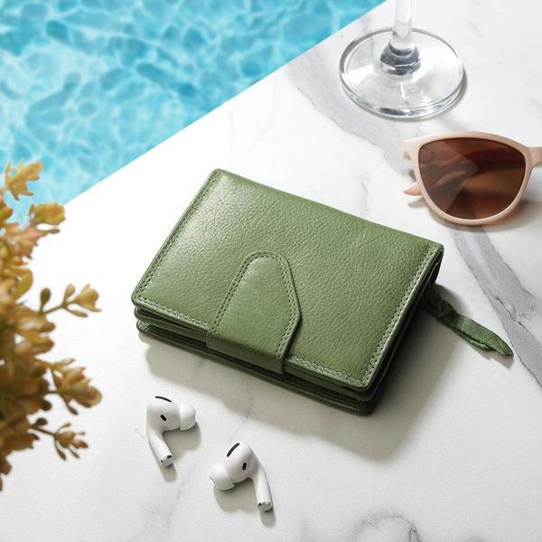 Close up of washed Cancun green leather finish on Paloma purse