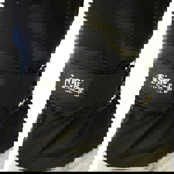 Adjustable padded squat belt 