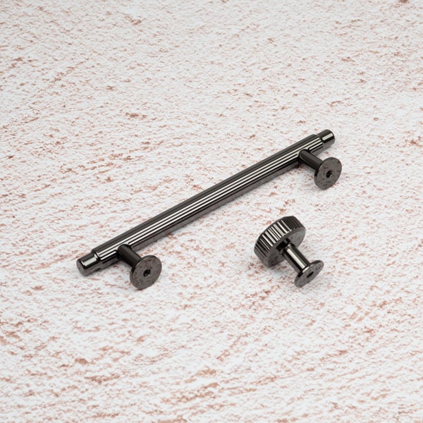 Handle & Home Black Nickel Reeded Cabinet T-Bar Handle and Coordinating Disc Knob