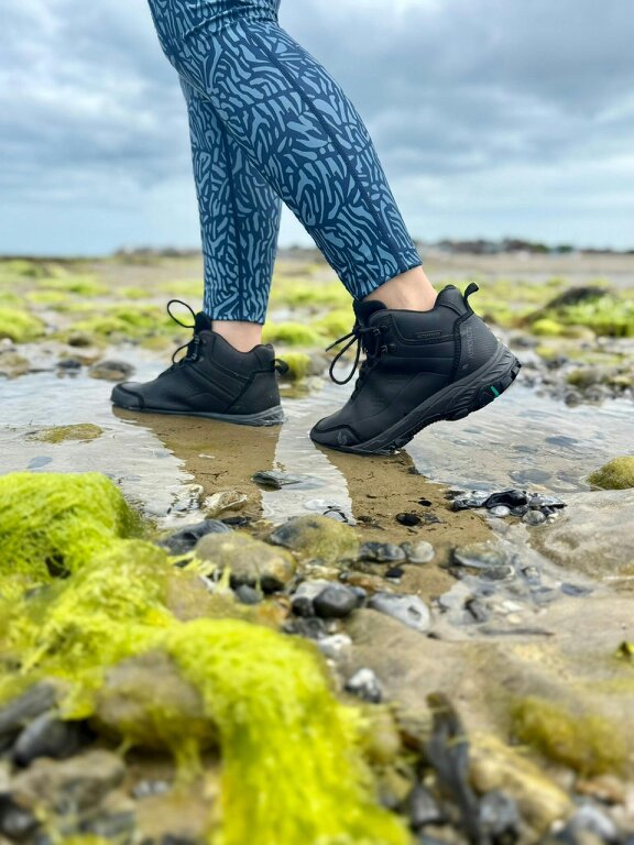 AMMONITE Women's Waterproof Hiking Boots | Runswick Black