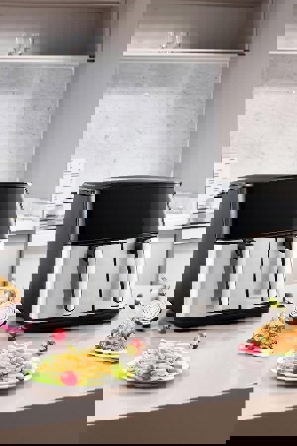 Living and Home 10L Touch Screen Dual Basket Air Fryer with Sync Function & Free-Selection Mode in Each Drawer