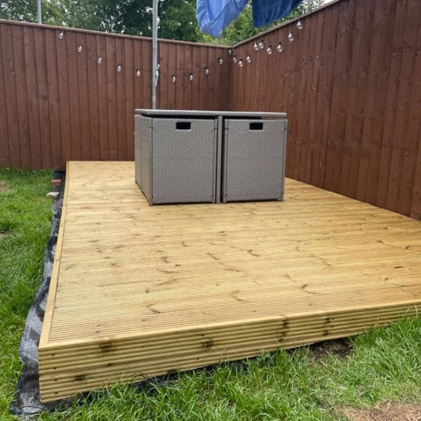 Outdoor deck with furniture, 190813