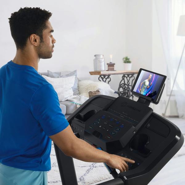 Horizon 5.0AT @ Zone Treadmill - uk.johnsonfitness.com