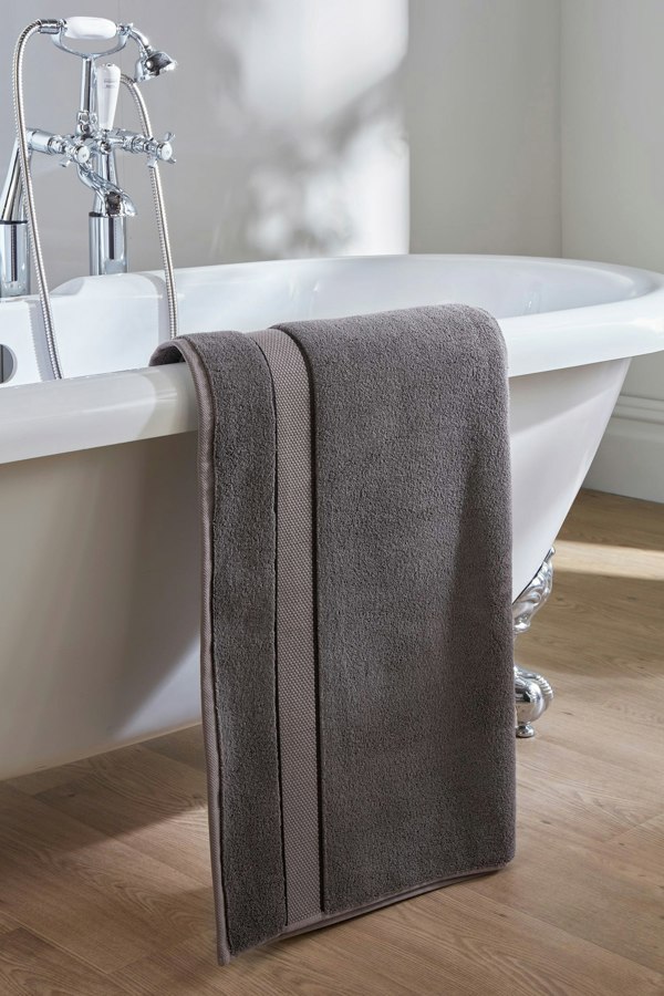 Pretty You London Bamboo Bath Sheet