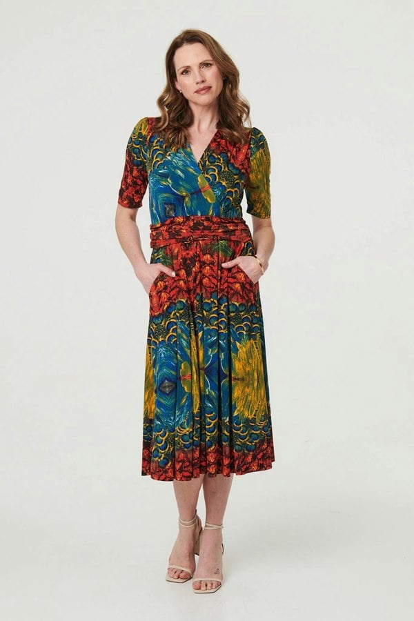 Blue | Printed Ruched Waist Faux Wrap Midi Dress : Model is 5'9"/175 cm and wears UK10/EU38/US6/AUS10