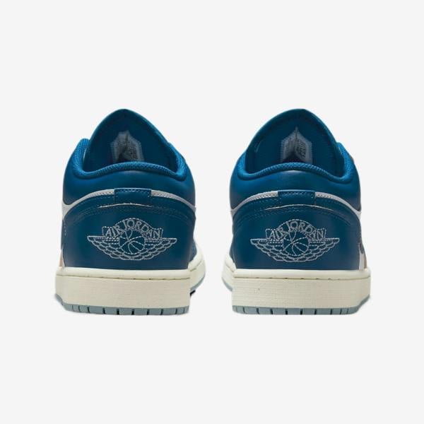 Nike FN5214-141 Sneakers   in  White
