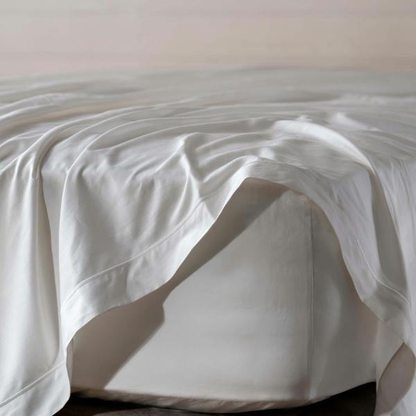 White 400 Thread Count Egyptian Cotton Bedding And Sheets - sateen, breathable, bedroom detail | Soak and Sleep