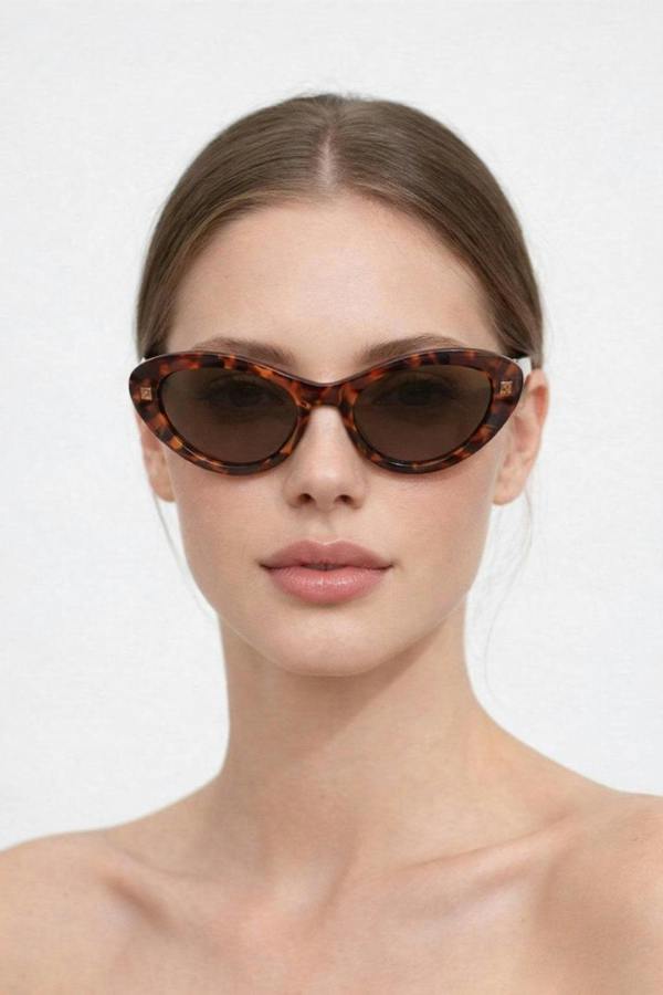 Cat Eye Metal Side Detail Sunglasses In Tortoiseshell - svnx