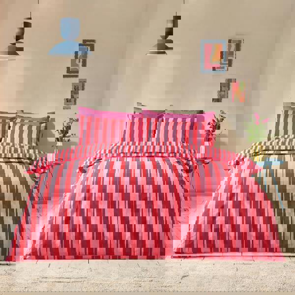 Sassy B Stripe Tease Reversible Duvet Cover Set Red