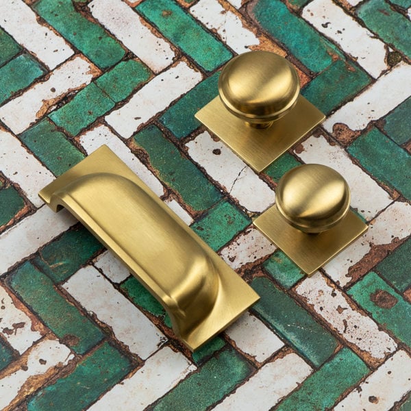Handle & Home Satin Brass Round Knobs & Cup With Backplate